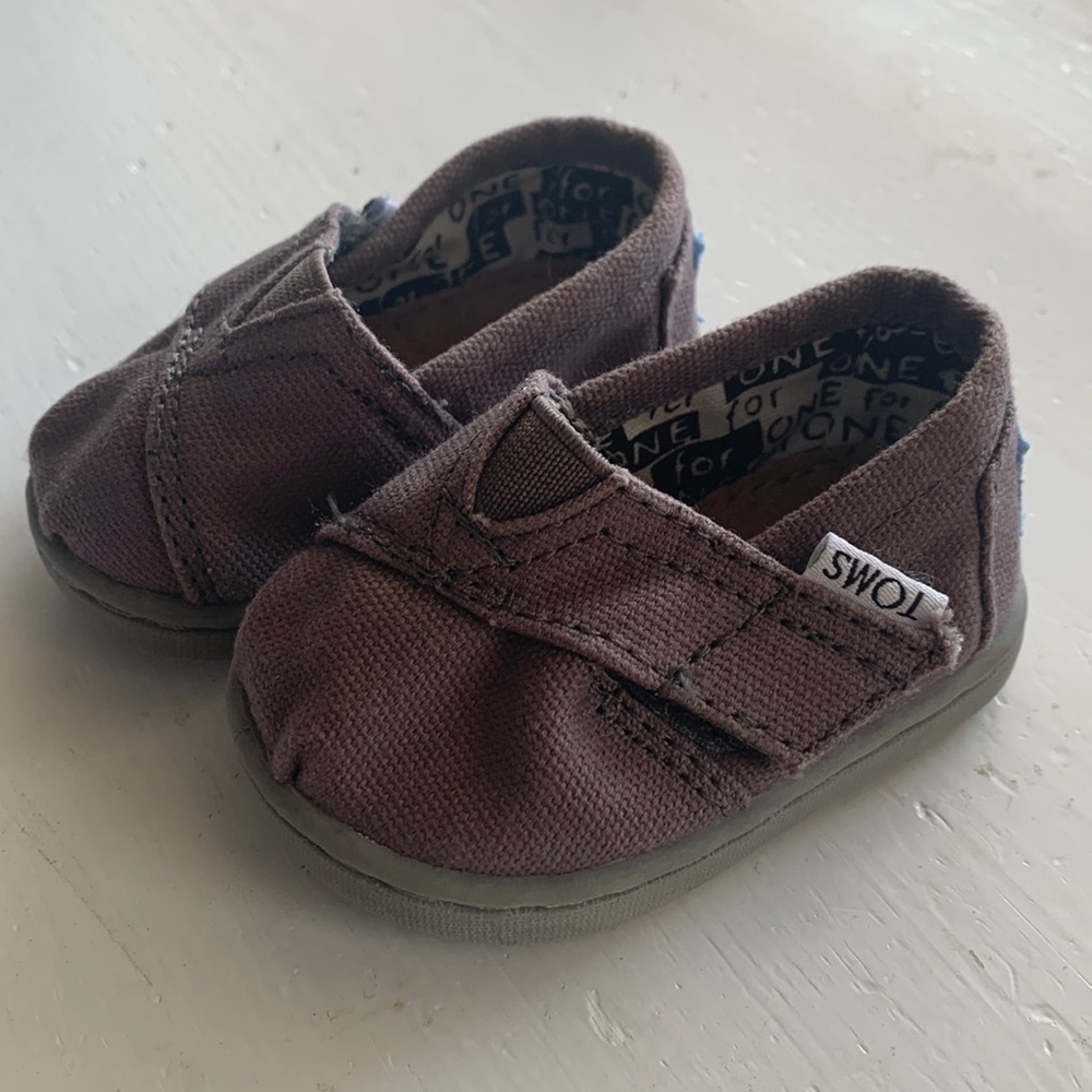Gray Tiny Toms size 2